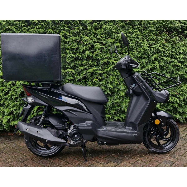 Sym X-Pro 45 bezorgscooter inclusief bezorgbox